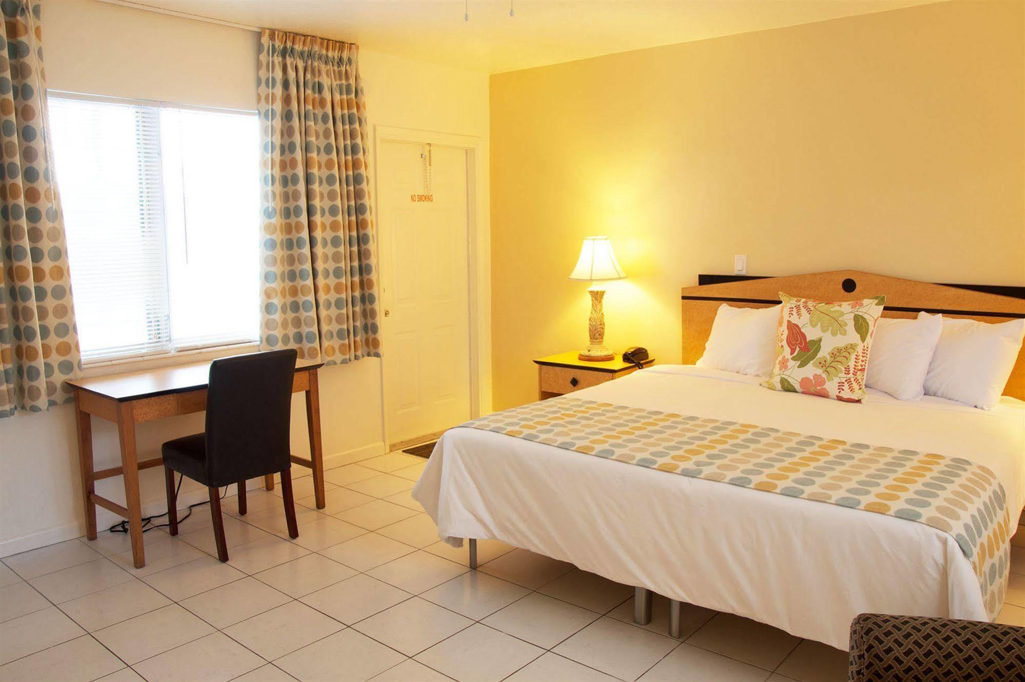 Great Escape Inn Lauderdale-by-the-Sea Exterior photo