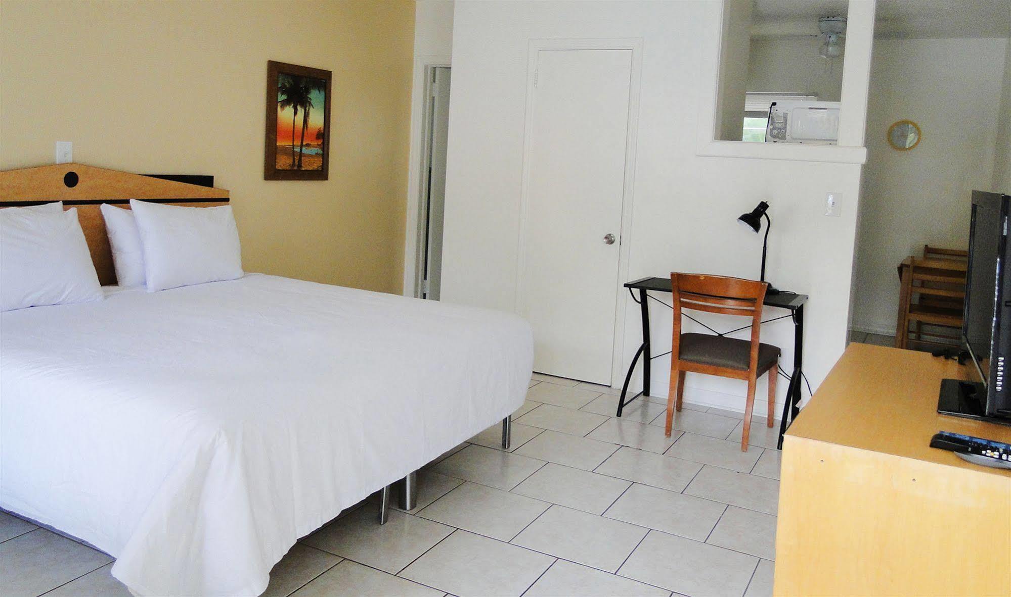 Great Escape Inn Lauderdale-by-the-Sea Exterior photo
